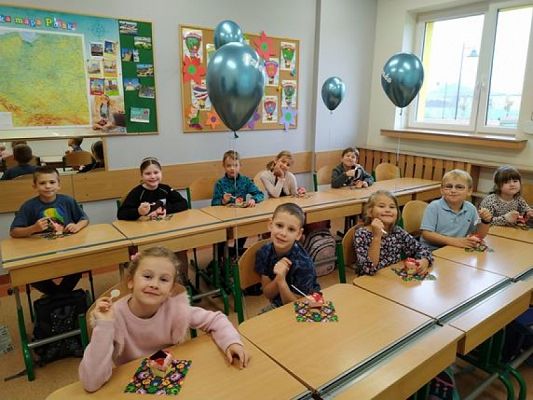  Grafika #11: Dzień Chłopaka w naszej szkole obchodzony wśród klas młodszych :) grafika