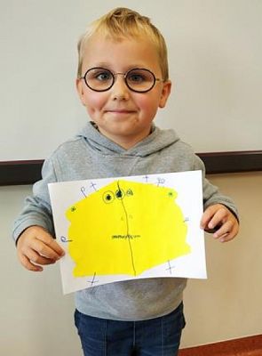  Grafika #4: Symetryczne stworki w wykonaniu uczniów klasy Ia grafika