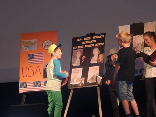  Grafika #2: WYSTĘP HAPPY KIDS W LĘBORSKIM CENTRUM KULTURY FREGATA grafika