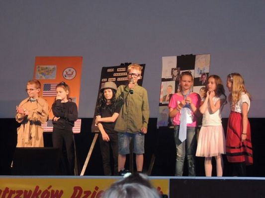  Grafika #5: WYSTĘP HAPPY KIDS W LĘBORSKIM CENTRUM KULTURY FREGATA grafika