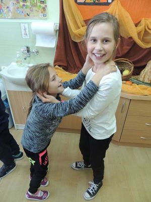  Grafika #2: Drama games grafika