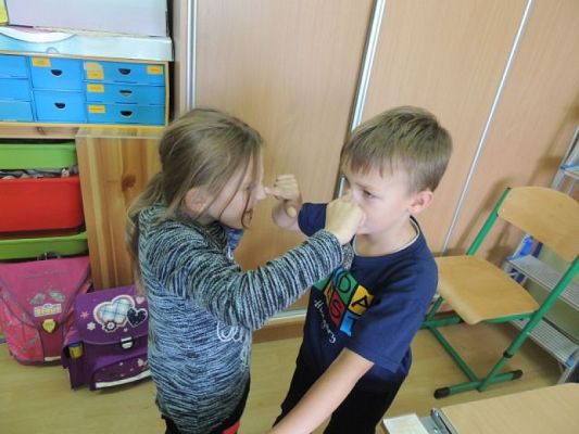  Grafika #10: Drama games grafika