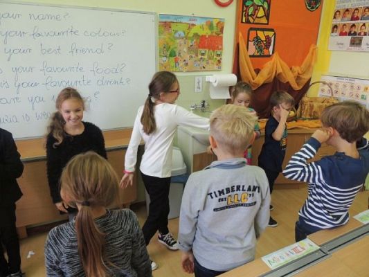  Grafika #14: Drama games grafika