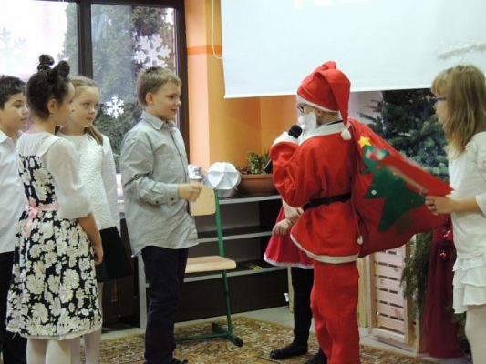  Grafika #2: The story of Santa Claus grafika