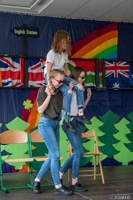  Grafika #33: ENGLISH STATION grafika