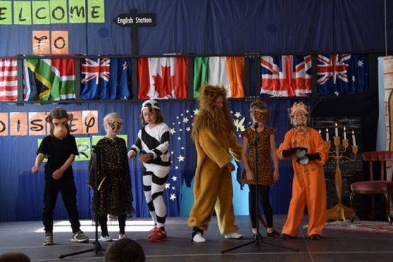  Grafika #1: ENGLISH STATION grafika