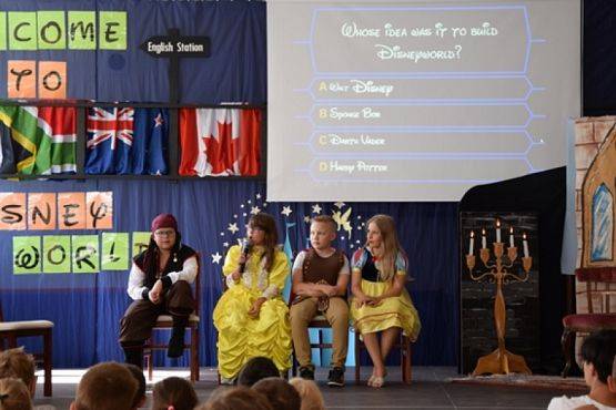  Grafika #2: ENGLISH STATION grafika