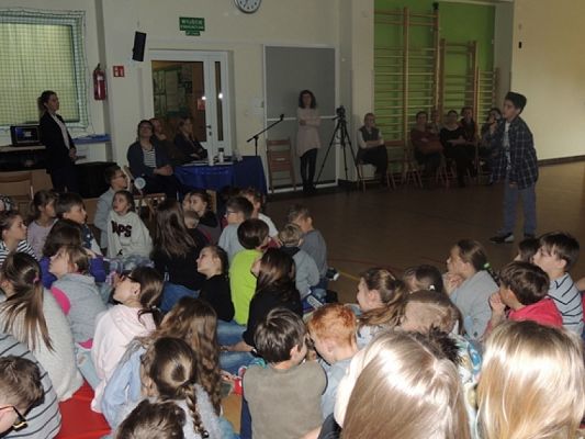  Grafika #5: KARAOKE IN ENGLISH grafika