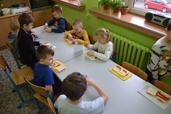  Grafika #2: "International Education. grafika