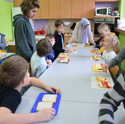  Grafika #3: "International Education. grafika