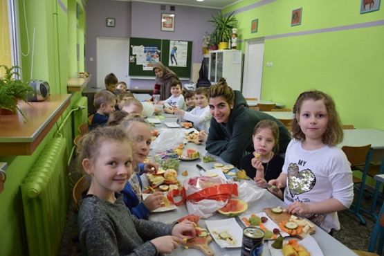  Grafika #9: "International Education. grafika