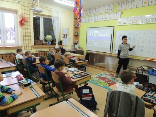  Grafika #5: Podróż po Hong Kongu grafika