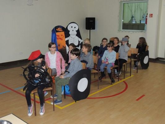  Grafika #2: Frightfully funny Halloween grafika