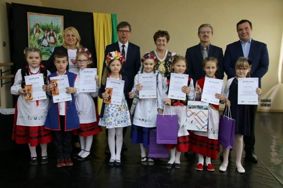  Grafika #0: WYRÓŻNIENIE W 48. POWIATOWYM KONKURSIE ,,RODNÔ MÒWA grafika