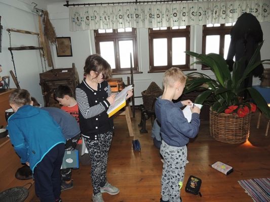  Grafika #1: ,,Zagadki z kaszubskiej chatki – lekcja muzealna kl. II grafika