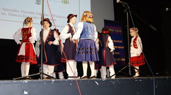  Grafika #1: WYSTĘP KASZUBSKI W LĘBORSKIM CENTRUM KULTURY ,,FREGATA grafika