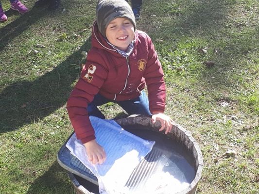  Grafika #2: Codzienne zajęcia Słowińców – wycieczka klas drugich do Kluk grafika