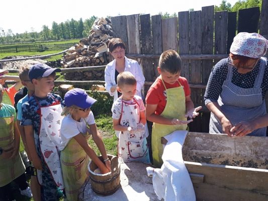  Grafika #7: WYCIECZKA DO KLUK grafika