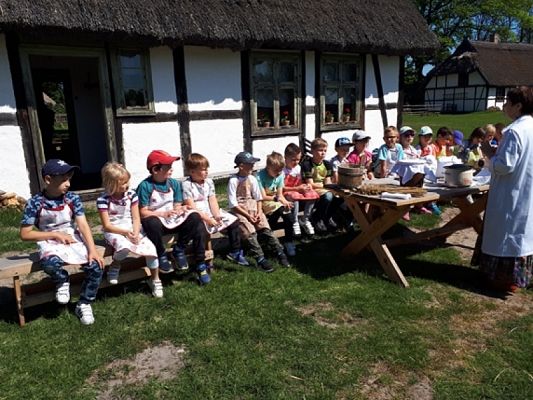  Grafika #9: WYCIECZKA DO KLUK grafika