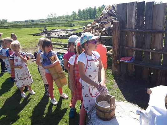  Grafika #11: WYCIECZKA DO KLUK grafika