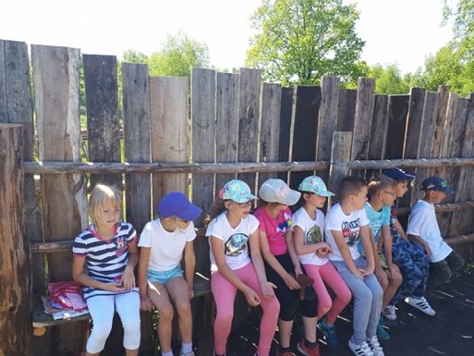  Grafika #17: WYCIECZKA DO KLUK grafika