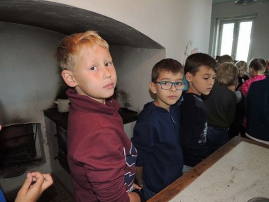  Grafika #14: Z WIZYTĄ W KLUKACH grafika