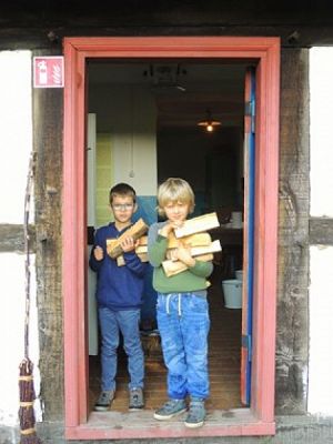  Grafika #18: Z WIZYTĄ W KLUKACH grafika