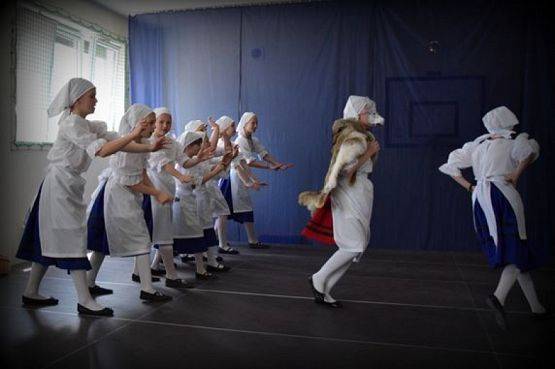  Grafika #16: WYSTĘP ZESPOŁU KASZUBSKIEGO grafika