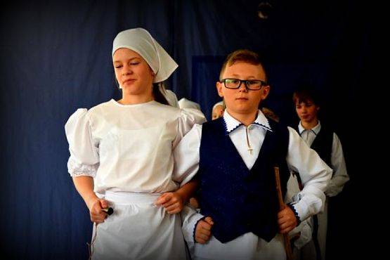  Grafika #18: WYSTĘP ZESPOŁU KASZUBSKIEGO grafika