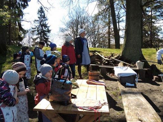  Grafika #3: ,,JAK DAWNIEJ CHLEB PIECZONO? – WYCIECZKA KASZUBSKA KL.I grafika