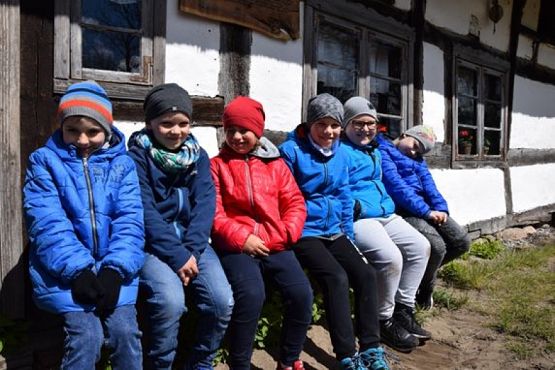  Grafika #18: KLASY DRUGIE W MUZEUM WSI SŁOWIŃSKIEJ W KLUKACH grafika