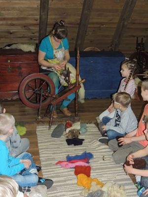  Grafika #12: LEKCJA MUZEALNA W SWOŁOWIE Opowieści utkane … o wełnie grafika