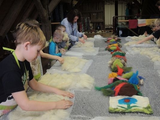  Grafika #17: LEKCJA MUZEALNA W SWOŁOWIE Opowieści utkane … o wełnie grafika