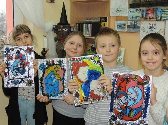  Grafika #8: GINĄCE RZEMIOSŁA – MALOWANIE NA SZKLE grafika