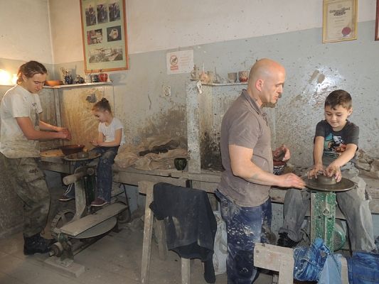  Grafika #6: PIERWSZAKI W KARTUZACH I W CHMIELNIE grafika