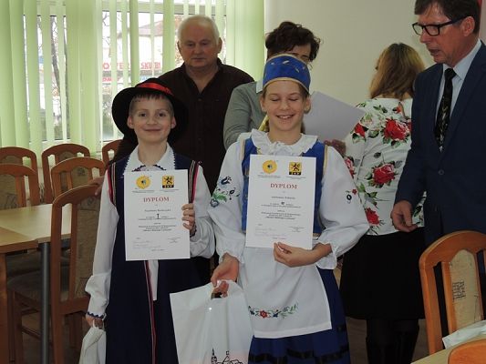  Grafika #8: LAUREACI POWIATOWEGO KONKURSU PIĘKNEGO CZYTANIA grafika