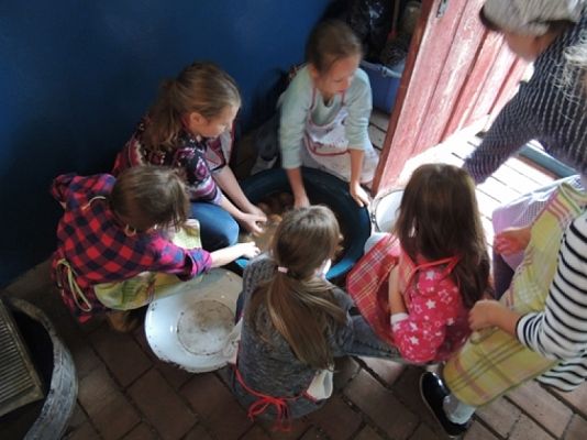  Grafika #1: KLASA III NA WYCIECZCE W KLUKACH grafika