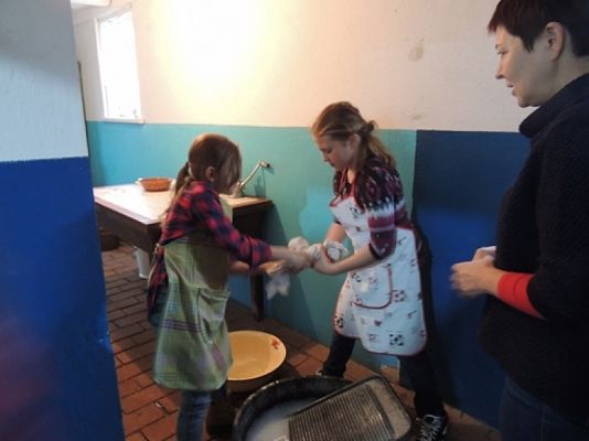  Grafika #6: KLASA III NA WYCIECZCE W KLUKACH grafika