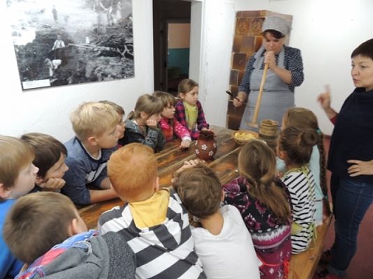  Grafika #7: KLASA III NA WYCIECZCE W KLUKACH grafika