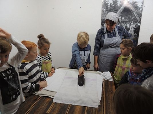  Grafika #10: KLASA III NA WYCIECZCE W KLUKACH grafika