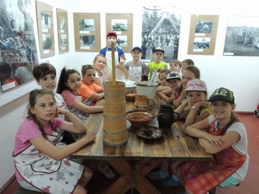  Grafika #6: Wokół kuchennego pieca…czyli wycieczka klas trzecich do Muzeum Wsi Słowińskiej w Klukach grafika