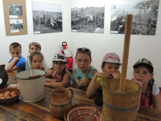  Grafika #7: Wokół kuchennego pieca…czyli wycieczka klas trzecich do Muzeum Wsi Słowińskiej w Klukach grafika