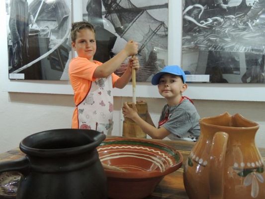  Grafika #9: Wokół kuchennego pieca…czyli wycieczka klas trzecich do Muzeum Wsi Słowińskiej w Klukach grafika