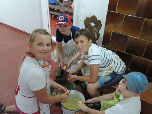  Grafika #10: Wokół kuchennego pieca…czyli wycieczka klas trzecich do Muzeum Wsi Słowińskiej w Klukach grafika