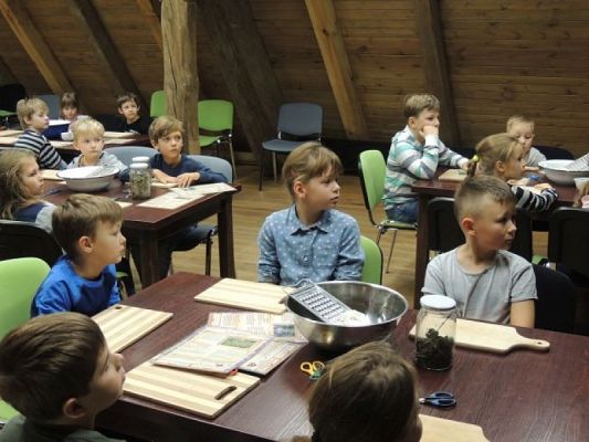  Grafika #5: Wycieczka klas drugich do Swołowa grafika