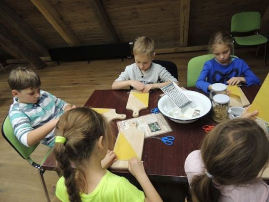  Grafika #7: Wycieczka klas drugich do Swołowa grafika