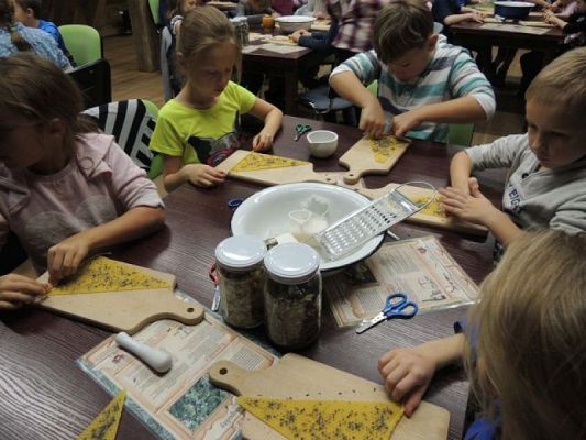  Grafika #8: Wycieczka klas drugich do Swołowa grafika