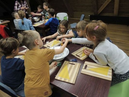  Grafika #10: Wycieczka klas drugich do Swołowa grafika