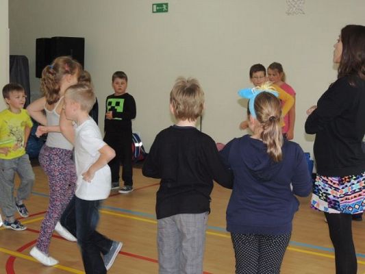  Grafika #5: A Lęborskie Słoneczka tańczą i tańczą… grafika