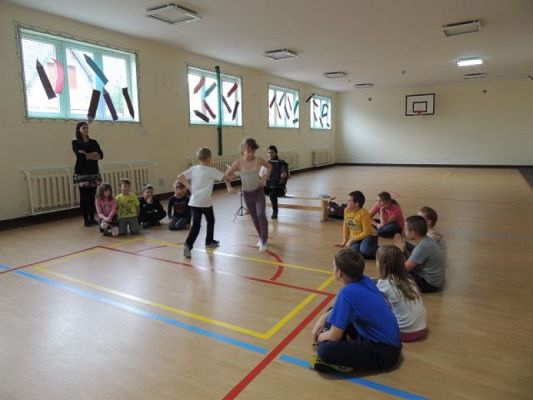  Grafika #6: A Lęborskie Słoneczka tańczą i tańczą… grafika